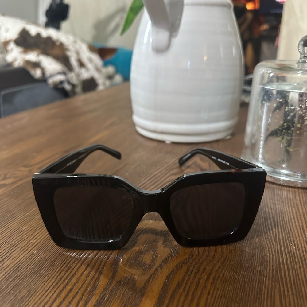 Foster Grant Black Square Sunglasses